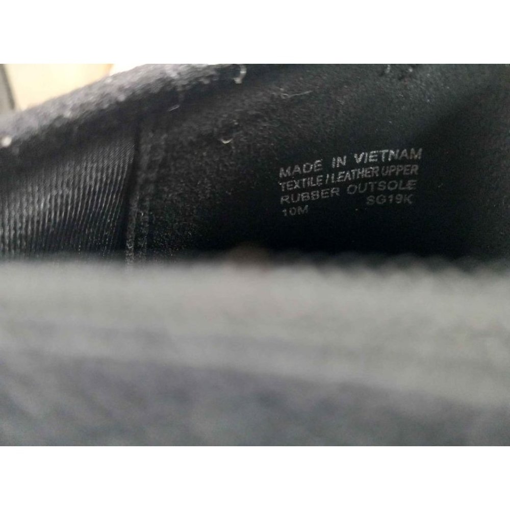Black Women's Athletic Shoes - Picture 7 of 9